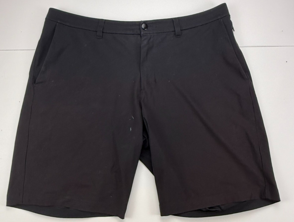 Lululemon Commission Shorts Men's 38 Black Chino Golf 9 Inch